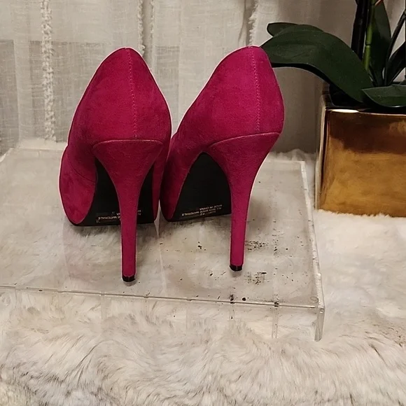 Pink heels - Picture 2 of 4